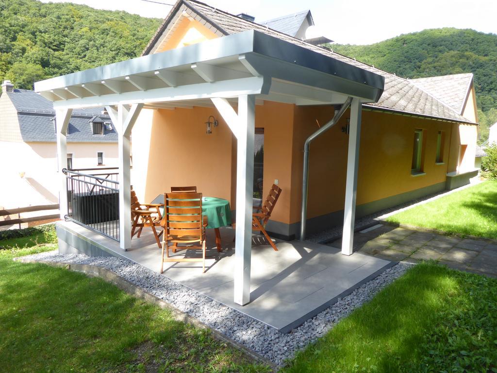 Ferienwohnungen Schoor Monreal Exterior foto