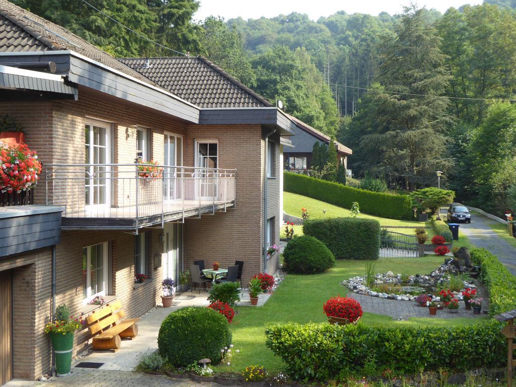Ferienwohnungen Schoor Monreal Exterior foto